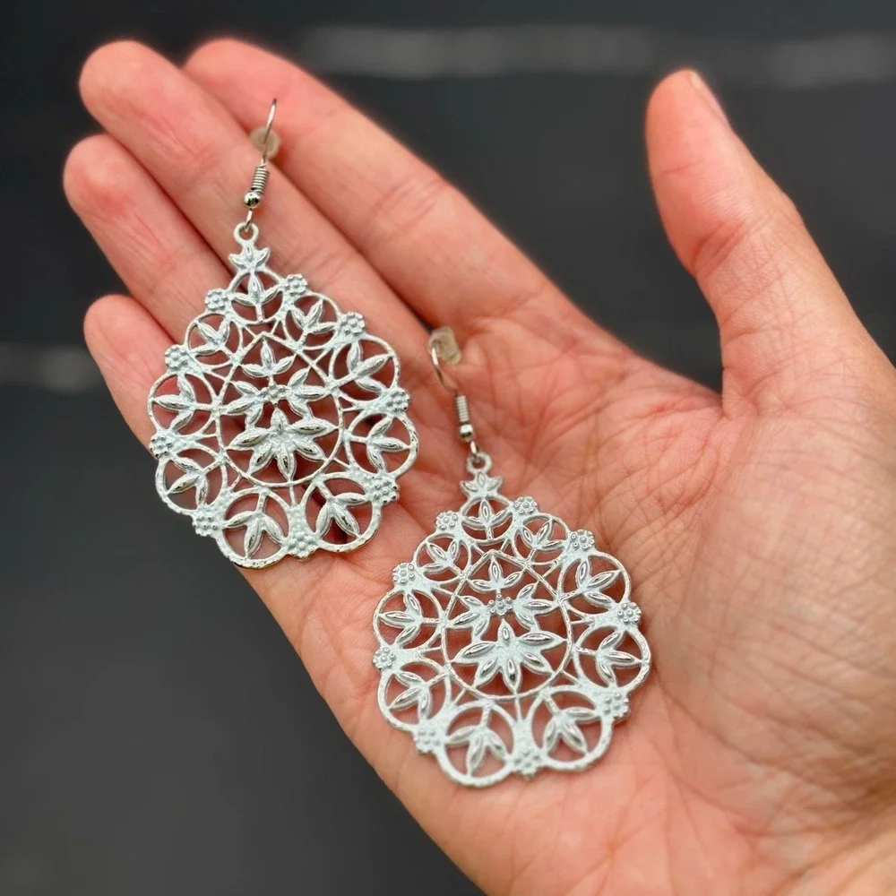 Silver Filigree Teardrop Dangle Earrings Boho Floral‎ Lightweight Statement